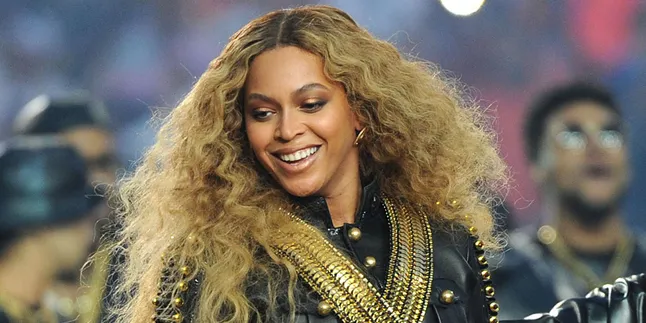 FOTO: Unyu! Saat Blue Ivy Carter Bongkar Tas Make-up Mama Beyonce
