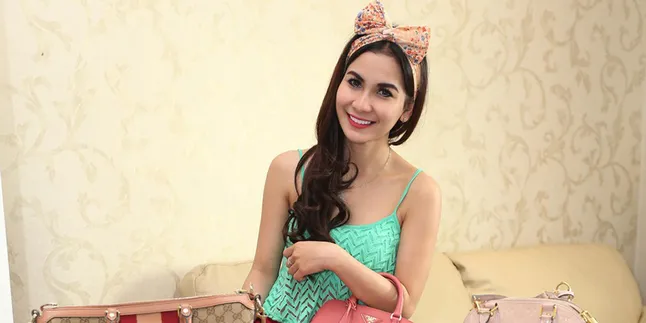 [FOTO] Wah, Ini Nih Tas Branded Yang Bikin Isya Jeeperson Pede