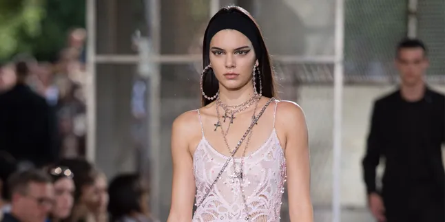 [FOTO] Wajah Asli Kendall Jenner Saat Lepas Make Up, Cantik Alami