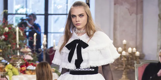 [FOTO] Wajah Konyol Cara Delevingne, Awas Jangan Ketawa!