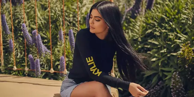 [FOTO] Warisi Wajah Cantik Kylie Jenner, Stormi Webster Lucu Menggemaskan