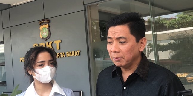 Fuji Returns to West Jakarta Police Station Regarding Alleged Fraud Case by Former Manager