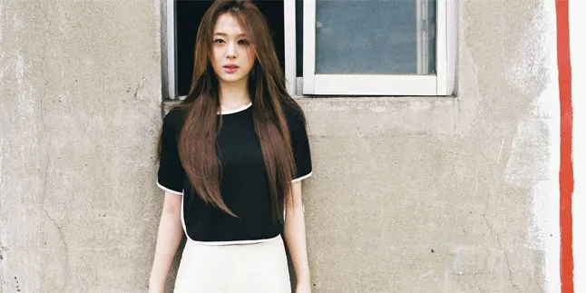 Sulli f(x) Akhirnya Berani Tampakkan Batang Hidungnya