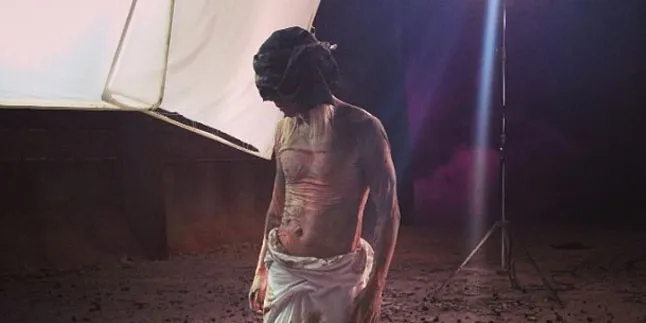 G-Dragon Upload Foto Misterius dan Aneh