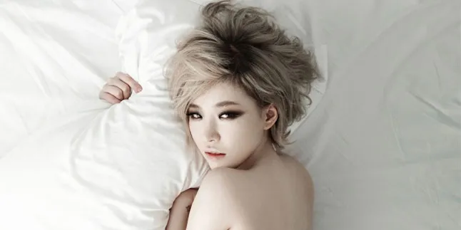 Ga In Berteriak Histeris Melihat Foto Kelulusan SMA