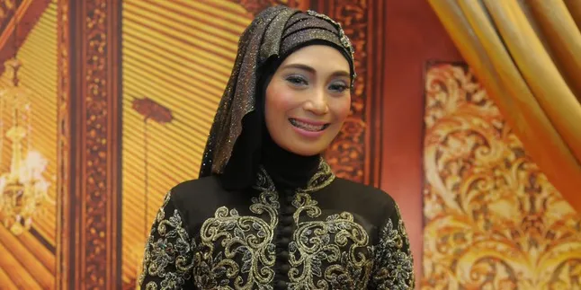 Gagal Naik Haji, Inka Christie Curhat Soal Hidayah Berhijab Gagal Naik Haji, Inka Christie Curhat Soal Hidayah Berhijab