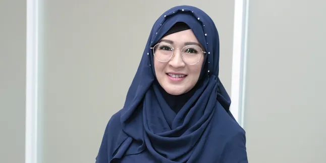Gagal Umrah, Okie Agustina Menanggung Malu & Laporkan Pihak Travel Ke Polisi Gagal Umrah, Okie Agustina Menanggung Malu & Laporkan Pihak Travel Ke Polisi