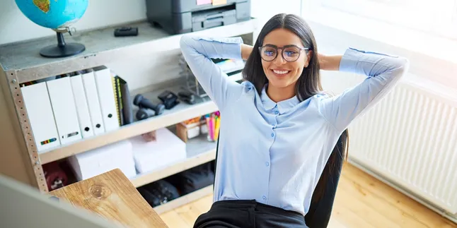 Gaji buat Self Reward, Yes or No? Pahami Triknya Biar Nggak Bikin Kantong Jebol