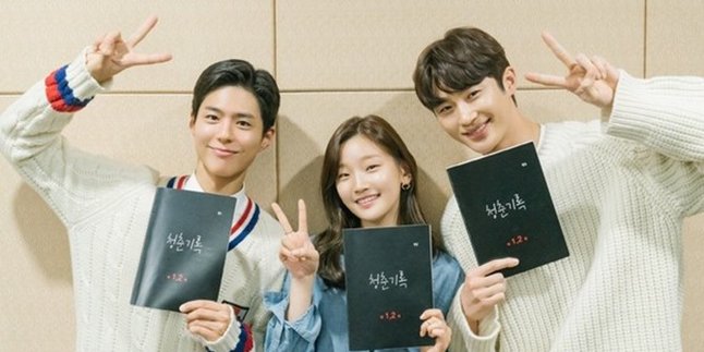 Can't Stop Laughing While Filming 'RECORD OF YOUTH', Park Bo Gum and Others Have to Retake Scenes