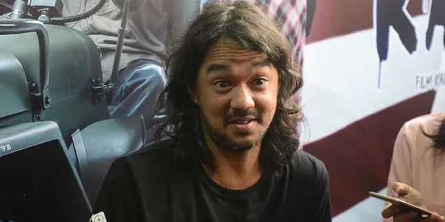 Gak Pernah Main Film, Bagaimana Jason Ranti Jadi Pidi Baiq Muda di 'KOBOY KAMPUS'? Gak Pernah Main Film, Bagaimana Jason Ranti Jadi Pidi Baiq Muda di 'KOBOY KAMPUS'?