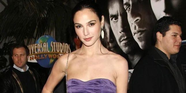 Gal Gadot Resmi Dikontrak Perankan Wonder Woman Dalam 3 Film