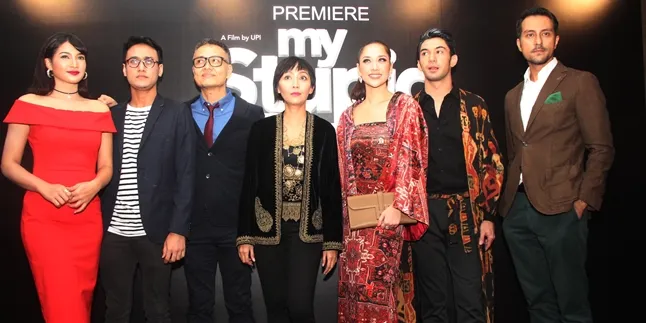 Gala Premier di Malaysia, BCL & Reza Rahadian Pakai Busana Etnik