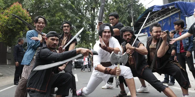 Gala Premier 'WIRO SABLENG', Vino G Bastian Sebut 2 Sosok Ini Dengan Sebutan Unik Gala Premier 'WIRO SABLENG', Vino G Bastian Sebut 2 Sosok Ini Dengan Sebutan Unik
