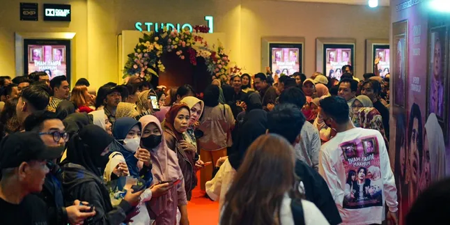 Gala Premiere Film 'IMAM TANPA MAKMUM' Karya Syakir Daulay Dibanjiri Penonton Gala Premiere Film 'IMAM TANPA MAKMUM' Karya Syakir Daulay Dibanjiri Penonton