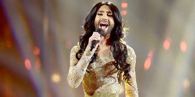 Galang Dana, Conchita Wurst Akan Tampil Bareng Ricky Martin