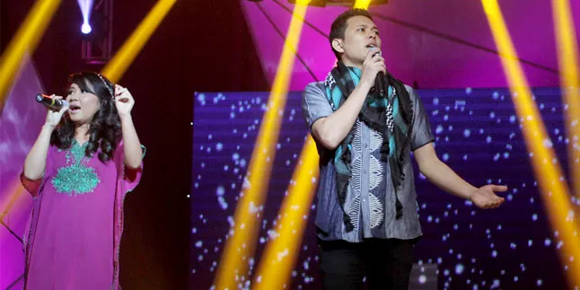 Gamma1, Cinta Yang Membosankan!