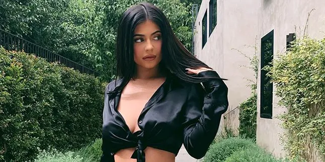 Gandeng Mesra Gebetan Kendall, Kylie Jenner Sengaja Bikin Cemburu