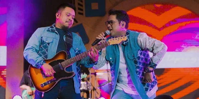 Gandeng Roby Geisha Hingga Ade Govinda, Deorama Duo Asal Banjarmasin, Rilis Single Perdana 'Momen Terakhir Kita' Gandeng Roby Geisha Hingga Ade Govinda, Deorama Duo Asal Banjarmasin, Rilis Single Perdana 'Momen Terakhir Kita'