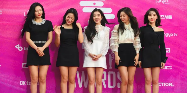 Gandeng Shopee, Red Velvet Sukses Hibur Fans Lewat Exclusive Online Fan Meeting Gandeng Shopee, Red Velvet Sukses Hibur Fans Lewat Exclusive Online Fan Meeting