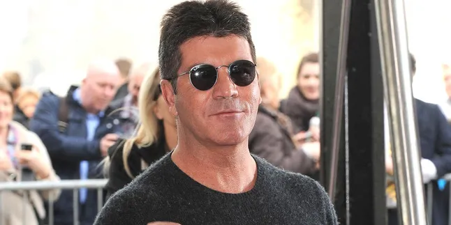 Gandengan, Simon Cowell - Lauran Silverman Resmikan Hubungan Gandengan, Simon Cowell - Lauran Silverman Resmikan Hubungan