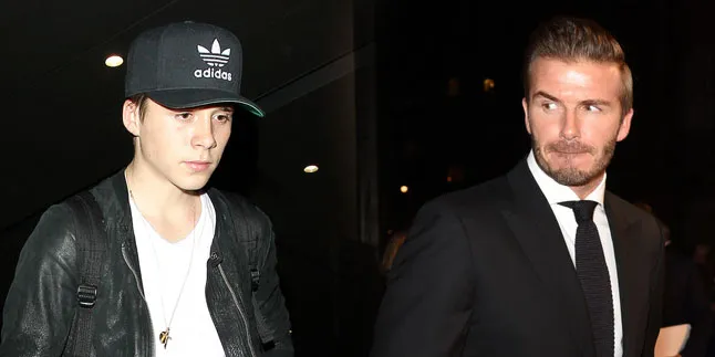 Ganteng! Begini Gaya Brooklyn dan David Beckham Saat Hang Out Ganteng! Begini Gaya Brooklyn dan David Beckham Saat Hang Out