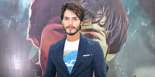 Ganti Gaya Rambut Lagi, Ravi Bhatia Makin Ganteng Bikin Pangling Ganti Gaya Rambut Lagi, Ravi Bhatia Makin Ganteng Bikin Pangling