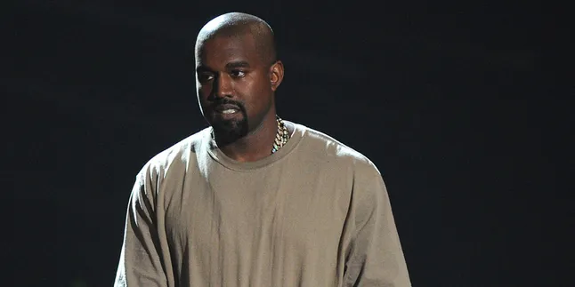 Ganti Judul Album Lagi, Kanye West Bikin Tebak-Tebakan Buat Fans Ganti Judul Album Lagi, Kanye West Bikin Tebak-Tebakan Buat Fans