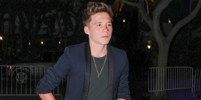 Ganti Penampilan, Brooklyn Beckham Makin Mirip Ayahnya