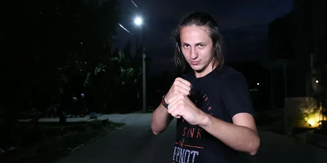 Gara-Gara Akting, Dylan Carr Pernah Dijambak & Digampar Fans Boy