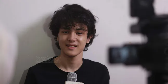 Gara-Gara Film, Pendidikan Shawn Adrian Terbengkalai