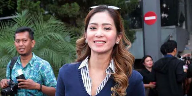 Gara-Gara Foto Kalender, Bunga Zainal Lapor Polisi Gara-Gara Foto Kalender, Bunga Zainal Lapor Polisi
