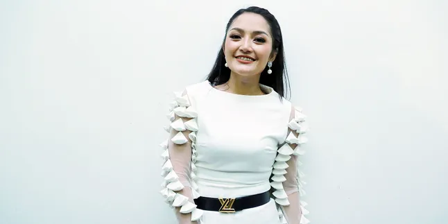 Gara-Gara Foto Sedang Mandi & Berendam di Bathub, Siti Badriah Dihujat