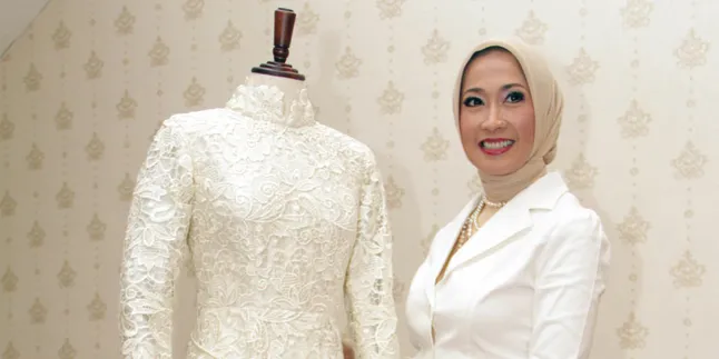 Gara-Gara 'Halimah', Iranty Purnamasari Buka Butik