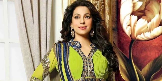Gara-Gara Internet, Juhi Chawla Ditertawakan Sang Putri Tercinta Gara-Gara Internet, Juhi Chawla Ditertawakan Sang Putri Tercinta