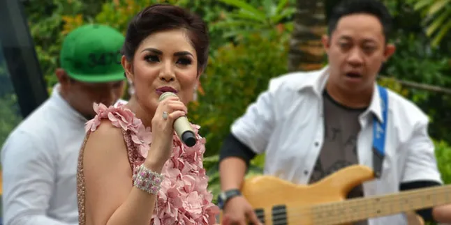 Gara-Gara Keluarga, Nindy Sempat Dilema