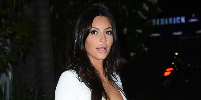 Gara-Gara Kim Kardashian, North West Jadi Korban Bencana Fashion? Gara-Gara Kim Kardashian, North West Jadi Korban Bencana Fashion?