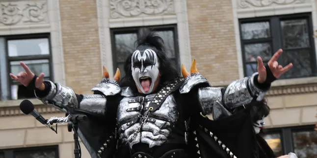 Gara-Gara Kiss, Grup Pop Jepang Ini Jadi Ikutan "Metal"