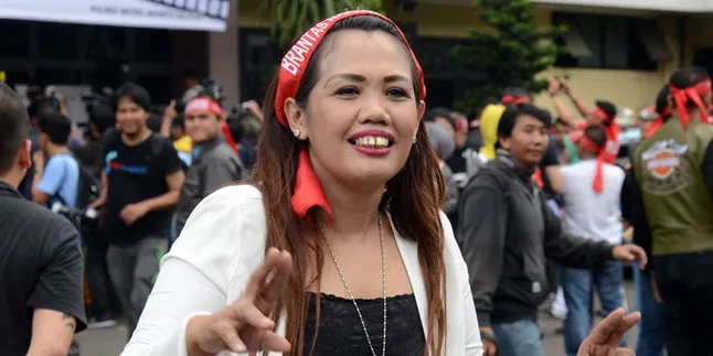 Gara-Gara Penonton Bayaran, Elly Sugigi Diduga Lakukan Penipuan