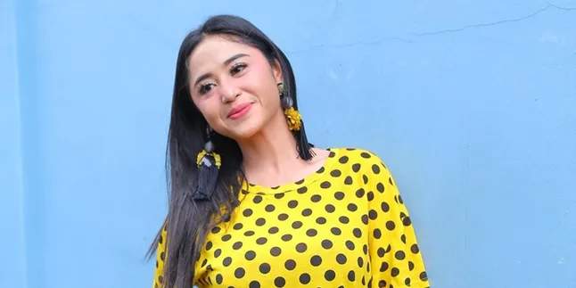 Gara-Gara Uang Rp 20 Juta, Dewi Perssik dan Angga Wijaya Pernah Bertengkar Hebat