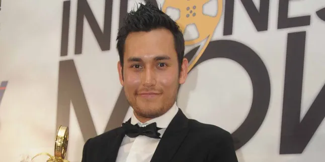Gara-Gara Ucok, Arifin Putra Gondol Piala Layar Emas IMA 2015 Gara-Gara Ucok, Arifin Putra Gondol Piala Layar Emas IMA 2015