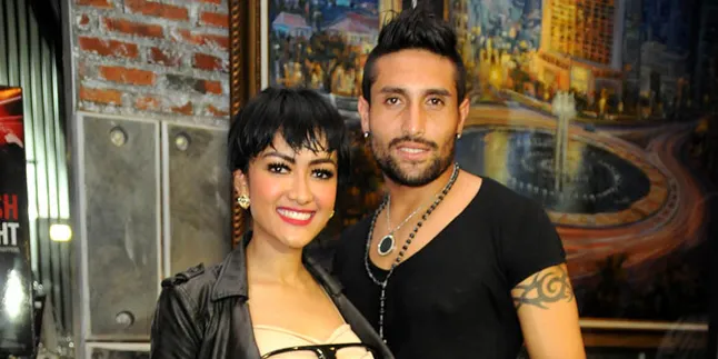 Gaston Castano: Buat Saya Jupe Perempuan Luar Biasa