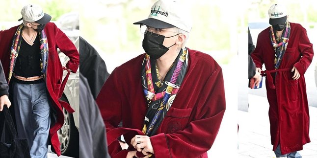 G-Dragon's Airport Fashion Style Back in the Spotlight, Wears Bathrobe to the Airport
