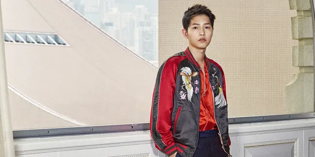 Gaya Cute Song Joong Ki Saat Pemotretan, Bikin Gagal Fokus Gaya Cute Song Joong Ki Saat Pemotretan, Bikin Gagal Fokus