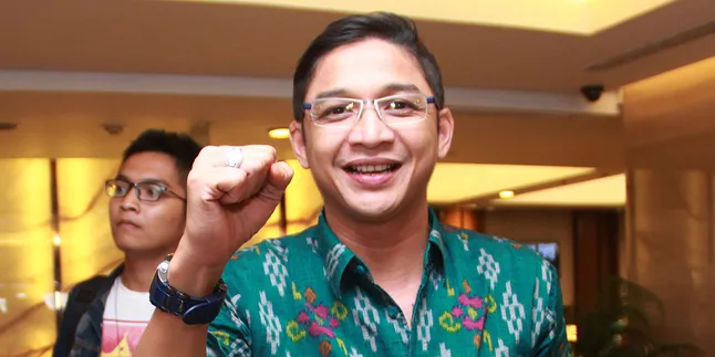 Gaya Ganteng Pasha Ungu Jadi Walikota, Sumringah Dikunjungi Istri