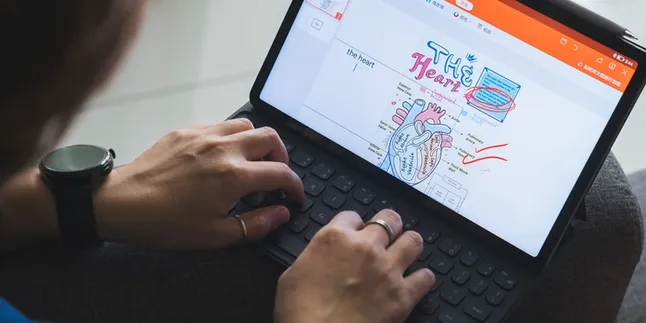 Gaya Hidup Hybrid Jadi Tren, HUAWEI Matepad 11 Bisa Selesaikan Semua Pekerjaanmu Gaya Hidup Hybrid Jadi Tren, HUAWEI Matepad 11 Bisa Selesaikan Semua Pekerjaanmu