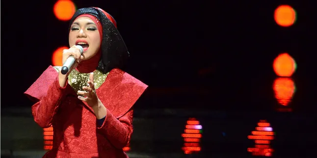 Gaya Indah Nevertari Yang Makin Trendy dan Kece Gaya Indah Nevertari Yang Makin Trendy dan Kece