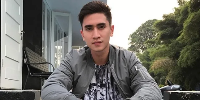 Gaya Kece, Verrell Bramasta Sukses Berkarir & Punya Rumah Sendiri