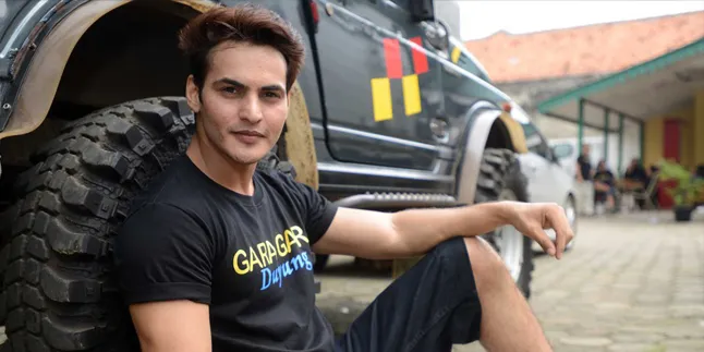 Gaya Kompak Ravi Bhatia dan Istri, Makin Terbuka dan Romantis Gaya Kompak Ravi Bhatia dan Istri, Makin Terbuka dan Romantis