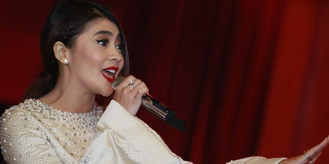 Gaya Musik Ditiru, Indah Dewi Pertiwi Malah Dukung Penyanyi Ini