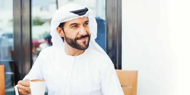 Gaya Para Seleb Ini Bikin Pakai Sorban Saat Ramadan Jadi Berkelas